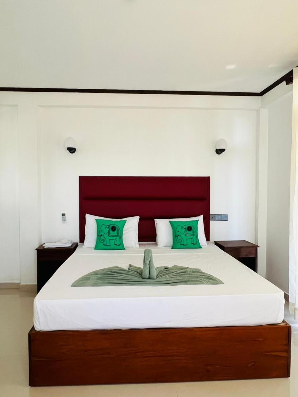 Lemazone Inn Mirissa Ngoại thất bức ảnh
