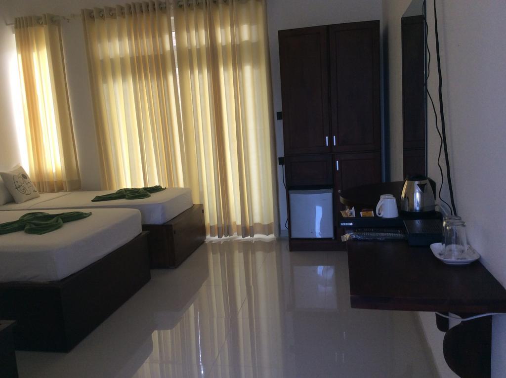 Lemazone Inn Mirissa Ngoại thất bức ảnh